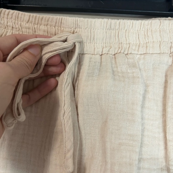 SHEIN Cream High Waist Shorts with Elastic Waistband, Size S - Picture 3 of 8